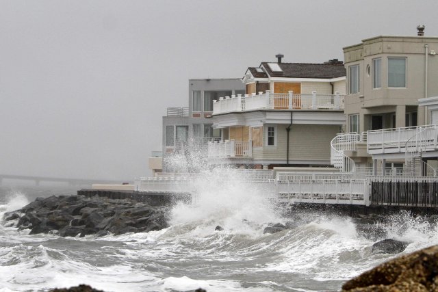 Ouragan Sandy: de la pluie et de forts vents attendus au Canada dès lundi soir