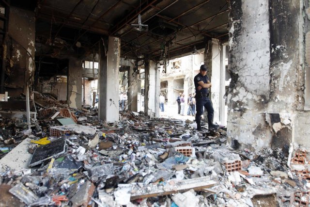 Attentat à la frontière turco-syrienne: un suspect arrêté Deux véhicules bourrés d'explosifs ont explosé samedi devant... (PHOTO UMIT BEKTAS, ARCHIVES REUTERS)