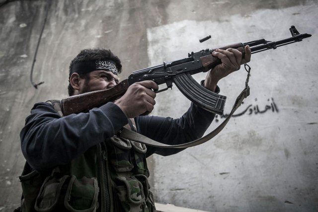 Embargo sur les armes en Syrie: Paris et Berlin espèrent un consensus européen Fin avril, Berlin, très réservé sur le principe... (PHOTO NARCISO CONTRERAS, archives AFP)