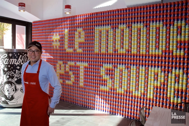 La Cantine par Campbell's: des soupes Campbell, façon Park Le chef Antonio Park dans le restaurant éphémère... (PHOTO ANDRÉ PICHETTE, LA PRESSE)