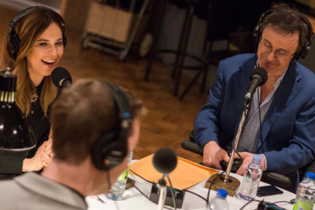 Le duo Snyder-Laporte à la radio Le jour de Noël, l'émission au complet de... (Photo fournie par ICI Radio-Canada)