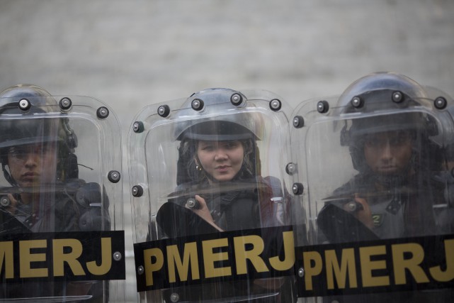 Brésil: sept morts après une opération policière dans une favela La police de Rio de Janeiro a ouvert... (Photo Silvia Izquierdo, AP)