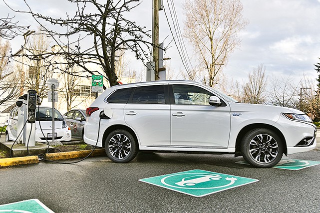 5 questions au sujet des véhicules hybrides rechargeables | automobiles