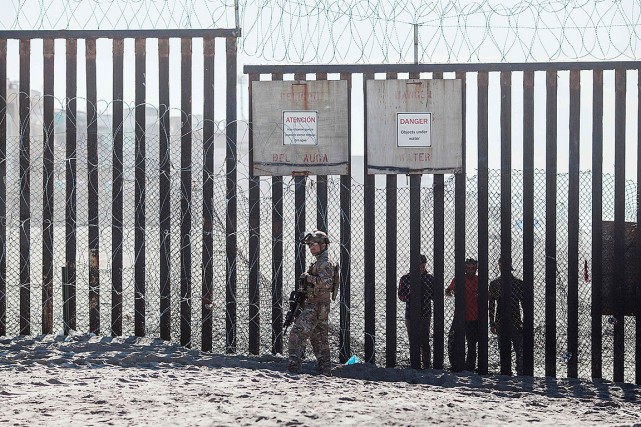 Trump promet des soldats à la frontière «aussi longtemps que nécessaire»