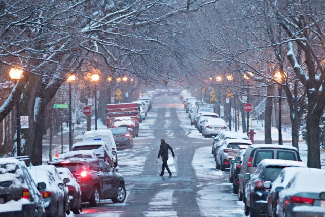 La première neige du 13 novembre, à Montréal.... (PHOTO PATRICK SANFAÇON, ARCHIVES LA PRESSE)