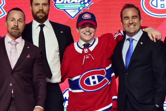 Le CH Choisit L'attaquant Cole Caufield, Jack Hughes Part En Premier ...