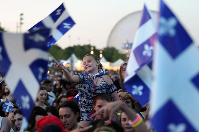 Fête nationale au parc Jean-Drapeau: beau site, bonne musique, bonne ambiance Les Québécois avaient l'embarras du choix pour se... (PHOTO ROBERT SKINNER, LA PRESSE)