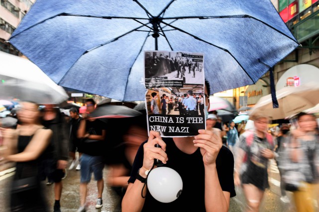 Manifestation pacifique dans les rues de Hong Kong