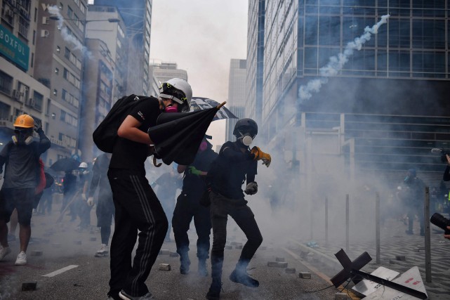 Hong Kong : reprise des heurts après 10 jours d'accalmie