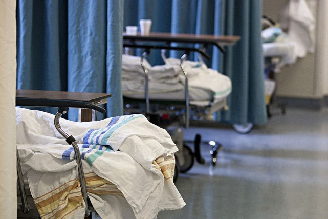 Les urgences débordent à travers le Québec