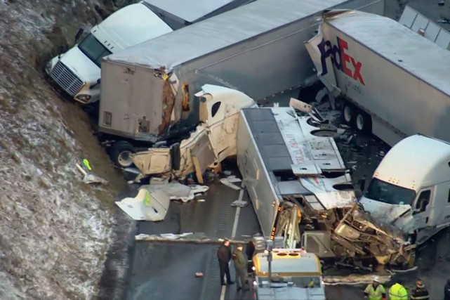 Accident en Pennsylvanie: cinq morts et des dizaines de blessés