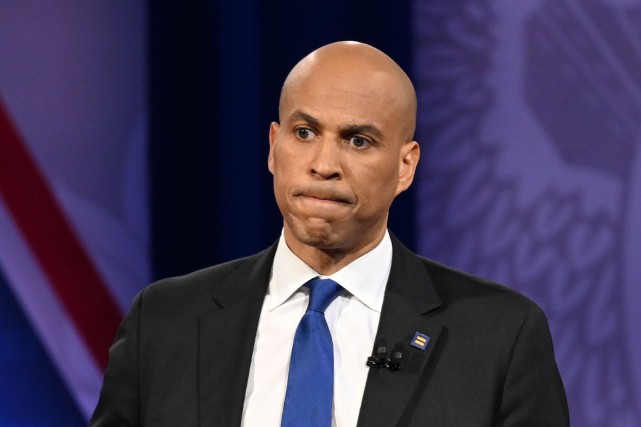 Le sénateur démocrate Cory Booker abandonne la course à la Maison-Blanche