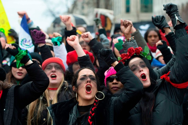 Aux États-Unis, dernière Marche des femmes avant la présidentielle