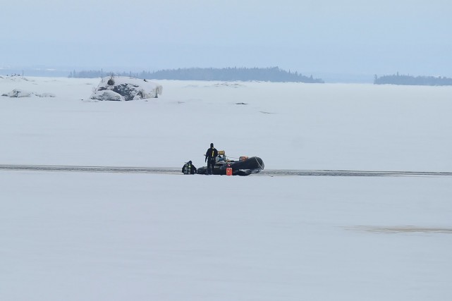 Accident au Lac-Saint-Jean: deux motoneiges retrouvées dans l'eau