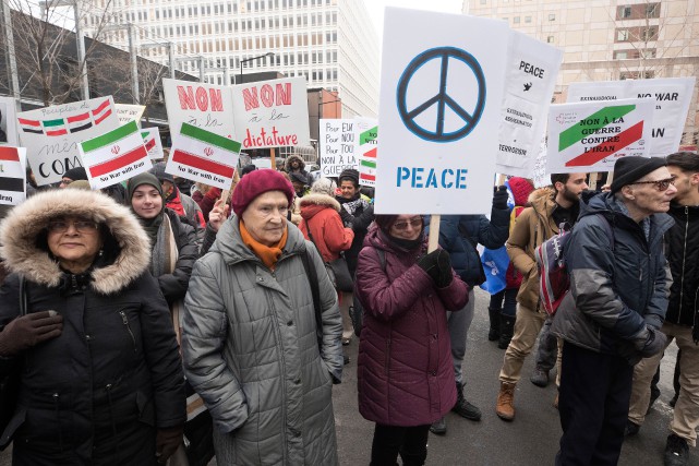 Manifestation contre la menace de guerre envers l'Iran