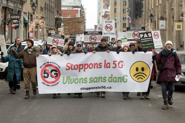 Des manifestants à Montréal demandent un moratoire sur le 5G