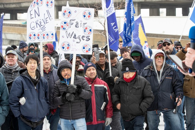 Grève chez Swissport: Bloc et NPD demandent à la ministre d'intervenir