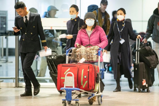 Coronavirus: des voyageurs en bonne santé volontairement en quarantaine