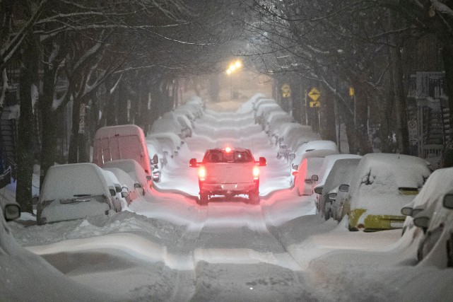 Tempête de neige: les commissions scolaires annoncent des fermetures