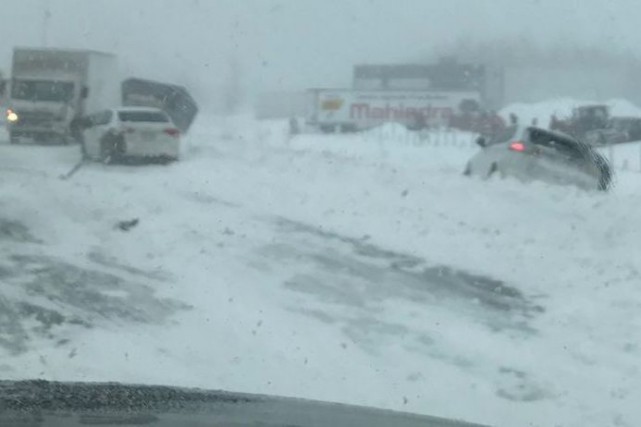 Tempête: l'A40 rouverte après un carambolage