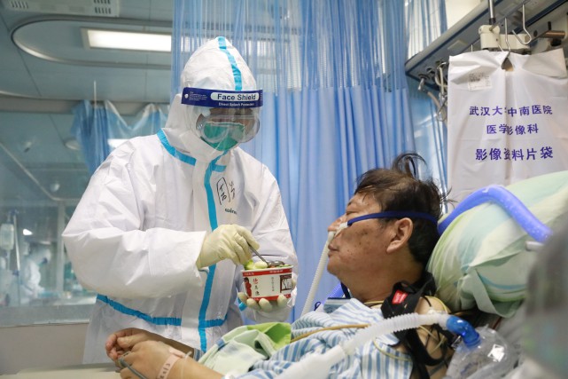 Coronavirus: le bilan monte à 803 morts en Chine, plus que le SRAS