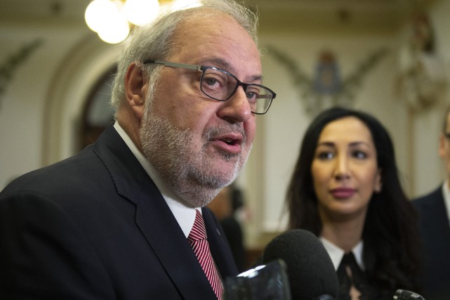 Loi 40: Québec doit reculer, dit le PLQ