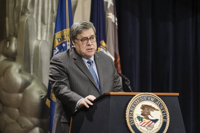 Plus de 1100 ex-fonctionnaires appellent Bill Barr à démissionner