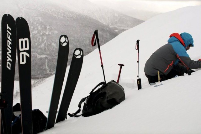 Des skieurs surpris par une avalanche en Gaspésie: un mort et un rescapé