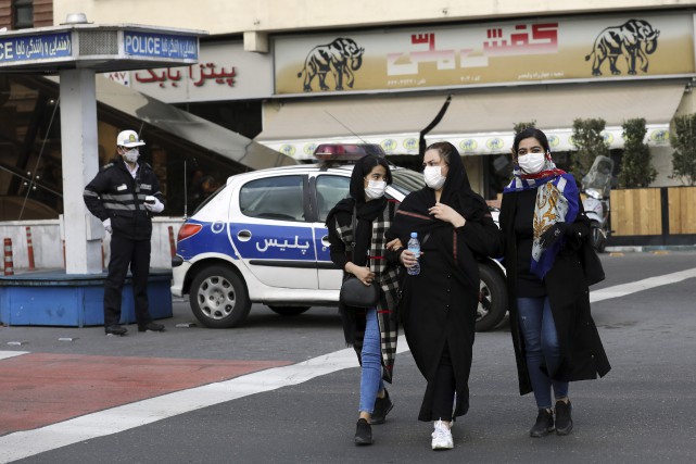 COVID-19: la Corée en état d'urgence, les voisins de l'Iran se protègent
