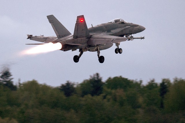 Nouveaux avions de chasse: Ottawa donne trois mois de plus aux fabricants