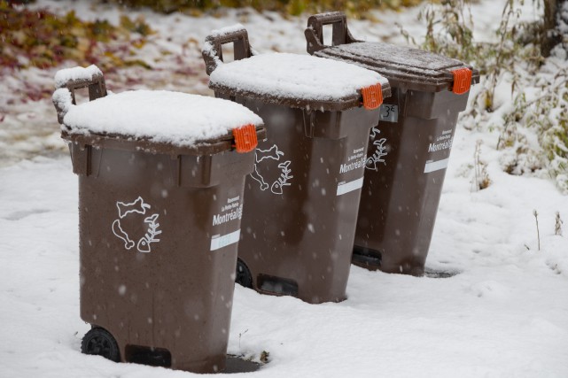 Collecte du compost à l'essai dans les grands immeubles de Montréal