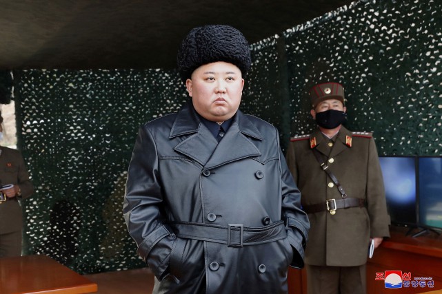 Kim Jong-un a «supervisé» un «tir d'artillerie de longue portée»