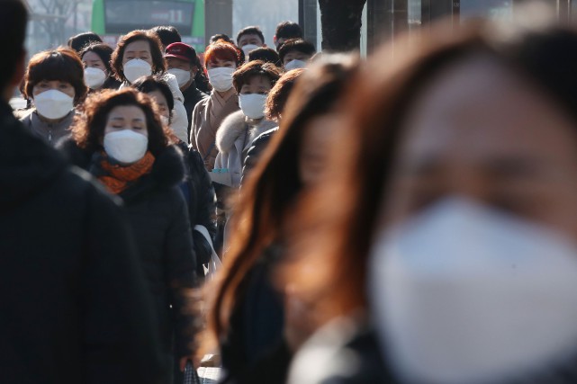 Coronavirus : écoles fermées pour 300 millions d'élèves, mesures préventives renforcées