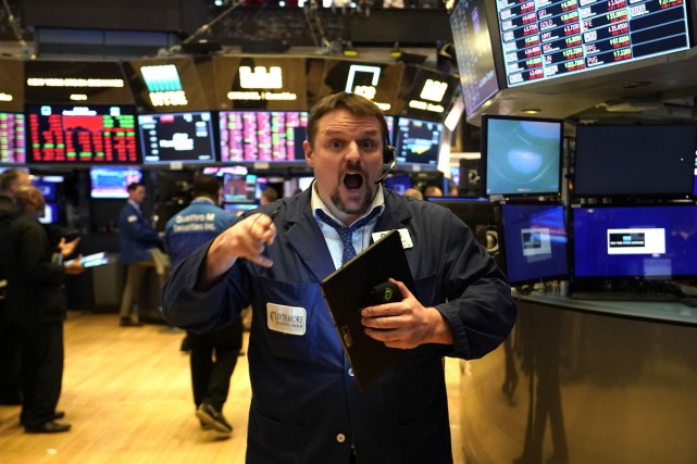 La Bourse de Toronto chute de plus de 10 %
