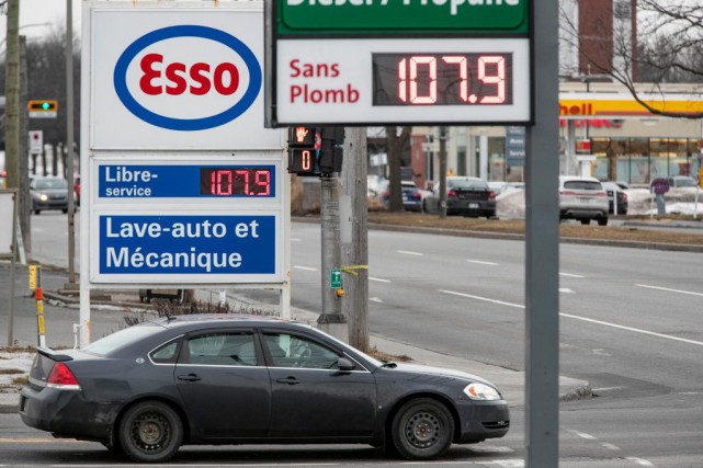 Baisse des prix du pétrole: un coup de pouce pour le Québec et l'Ontario