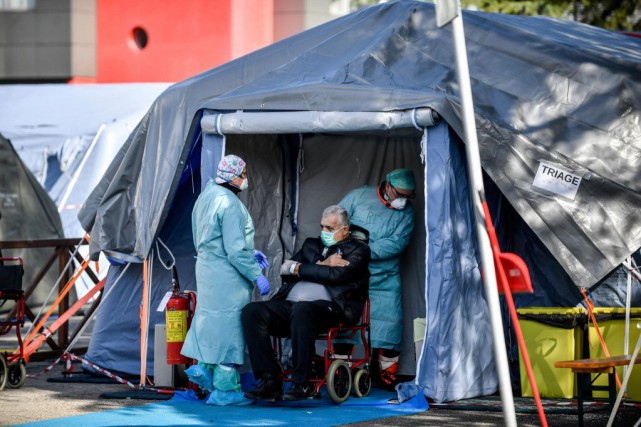 L'Italie débordée par l'épidémie