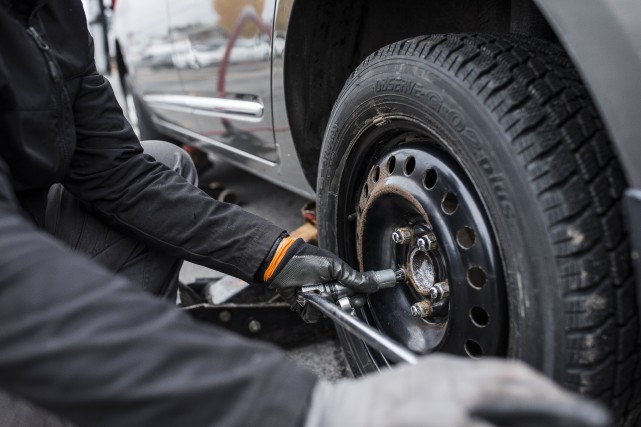 Il est maintenant légal de retirer ses pneus d'hiver