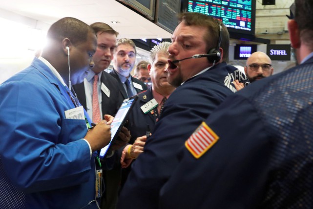 À Wall Street, le Dow Jones s'écroule de 13 %, sa pire chute depuis 1987