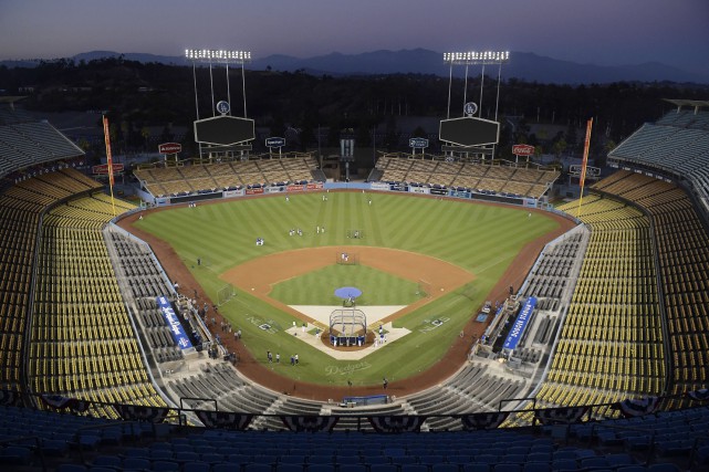 La saison de baseball repoussée à la mi-mai, au plus tôt