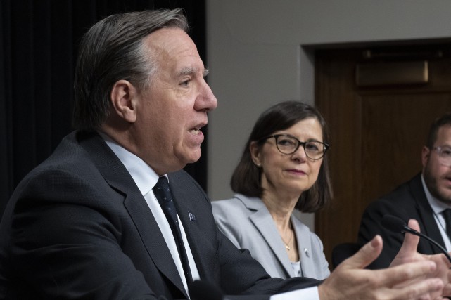 Legault demande aux influenceurs d'interpeller les jeunes