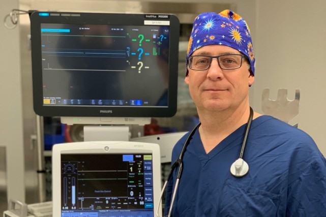 Un médecin improvise un moyen de doubler les ventilateurs