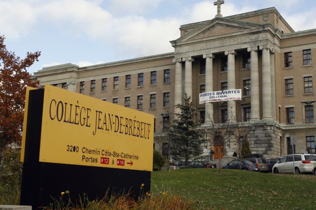 Deux étudiants du Collège Jean-de-Brébeuf atteints de la COVID-19