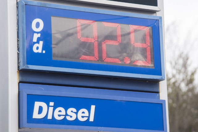 Chute vertigineuse des prix de l'essence