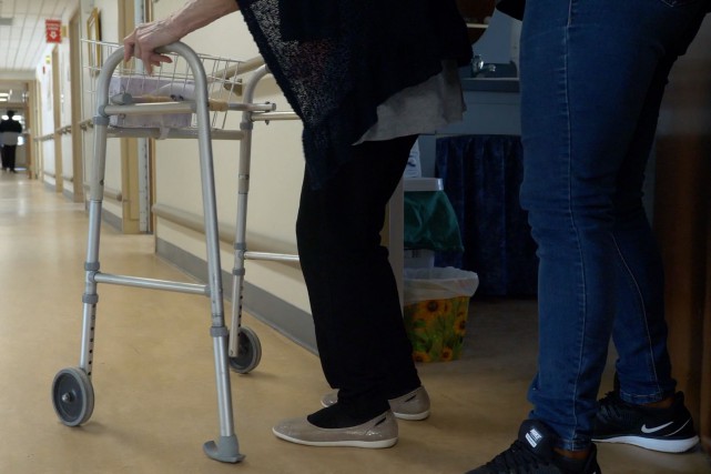 Prestation de 2000 $: des préposés gagnent moins s'ils travaillent