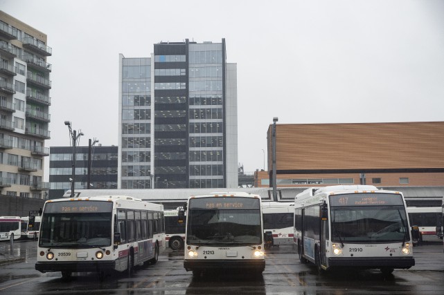 Réduction du service d'autobus à Longueuil