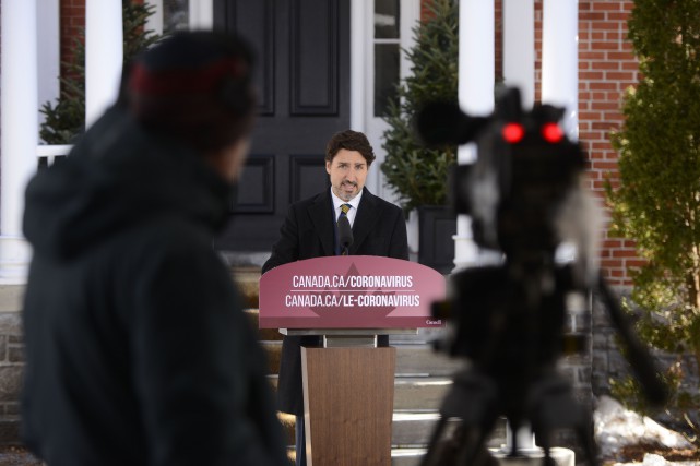 Pas de voyages domestiques pour les Canadiens symptomatiques