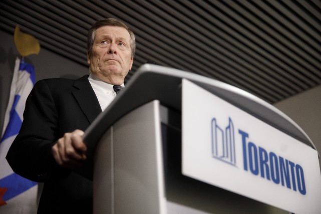 COVID-19: Toronto serre la vis à ses citoyens