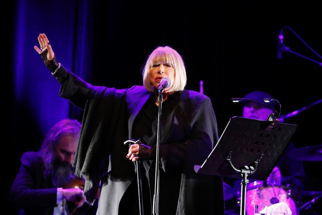 Marianne Faithfull hospitalisée après avoir contracté la COVID-19