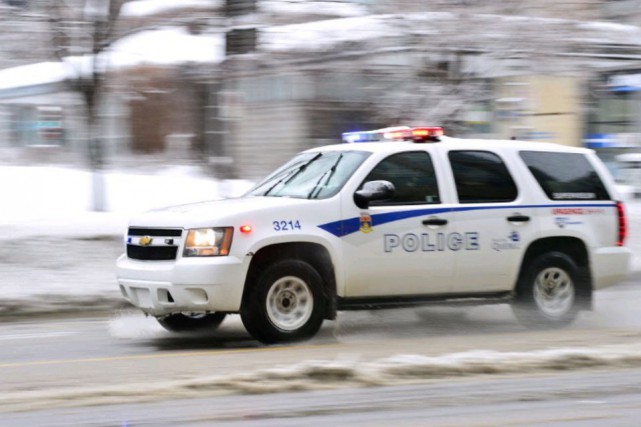 Québec: une femme arrêtée pour avoir craché au visage d'une personne