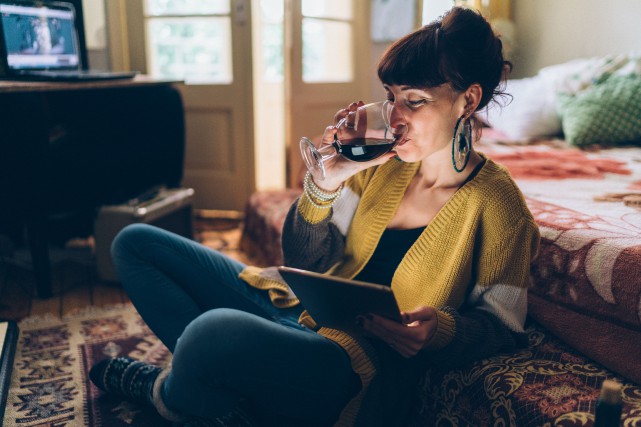 Confinés, les Québécois esquivent la tentation de boire plus d'alcool